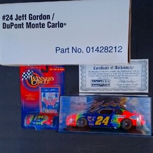 Jeff Gordon #24 Dupont sports impressions 1/24 scale plus a 1/64 scale